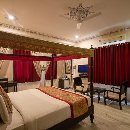 Hotel Royal Pratap Niwas Udaipur Kültér fotó