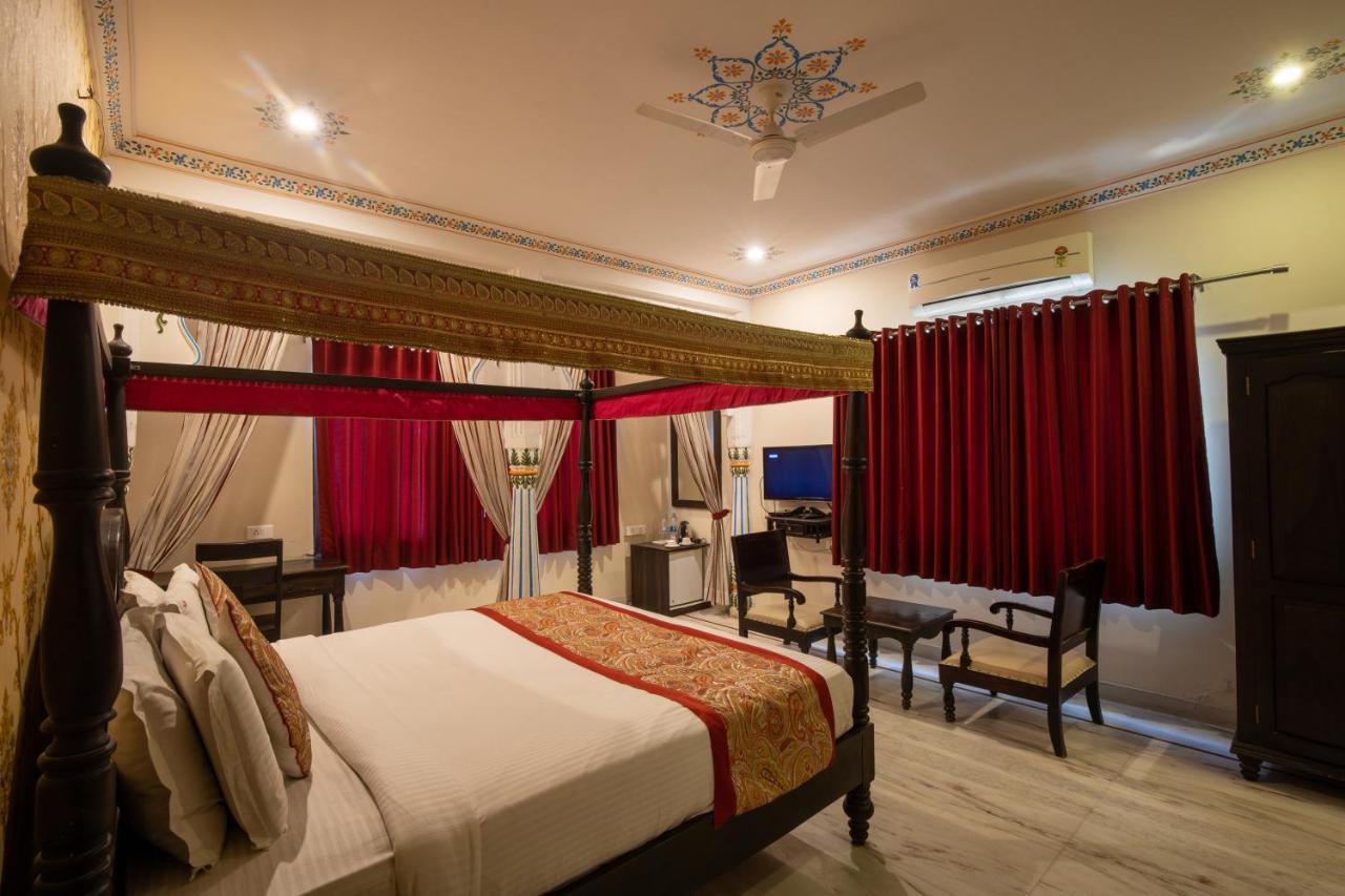 Hotel Royal Pratap Niwas Udaipur Kültér fotó