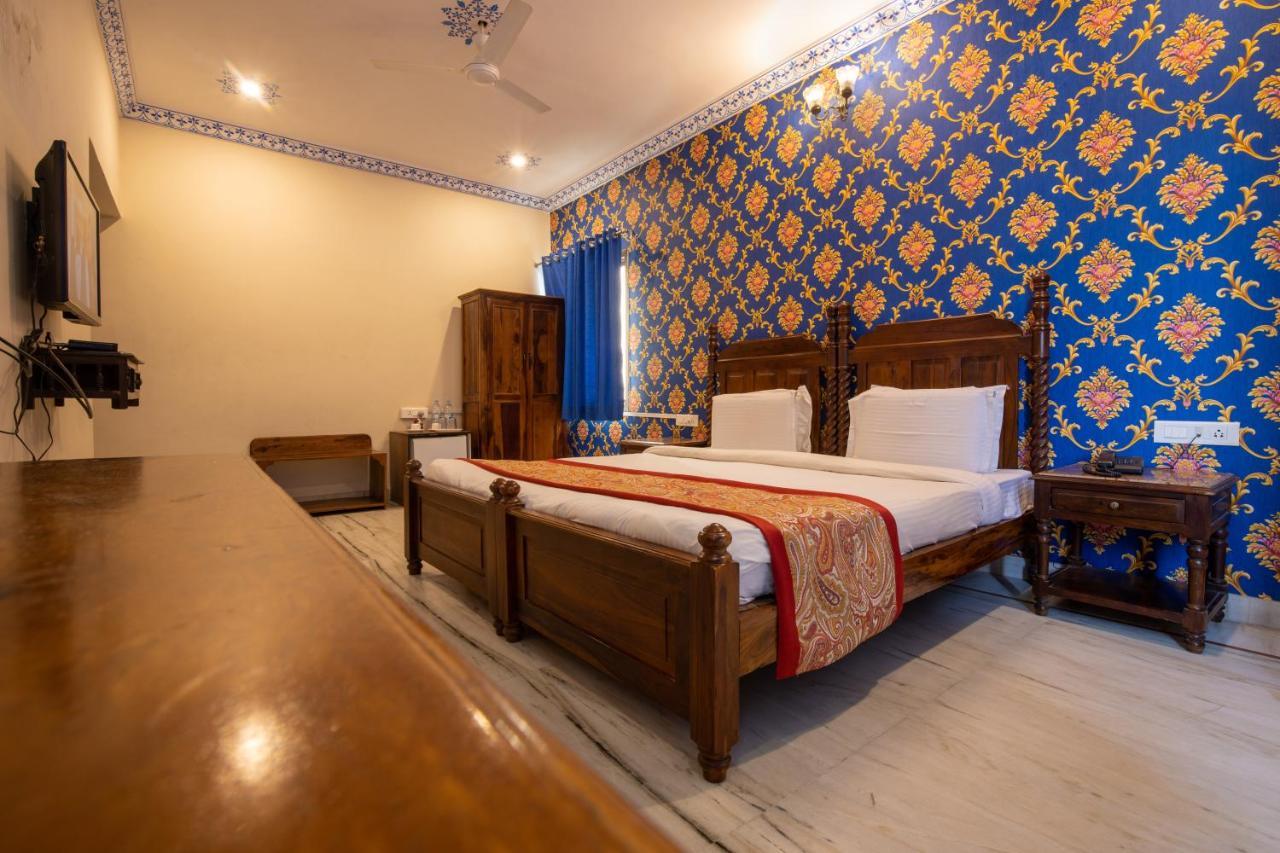 Hotel Royal Pratap Niwas Udaipur Kültér fotó