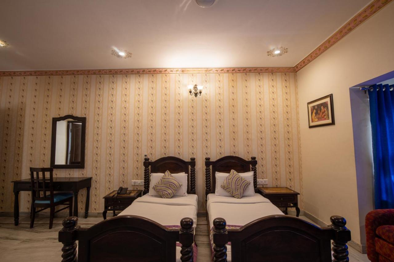 Hotel Royal Pratap Niwas Udaipur Kültér fotó