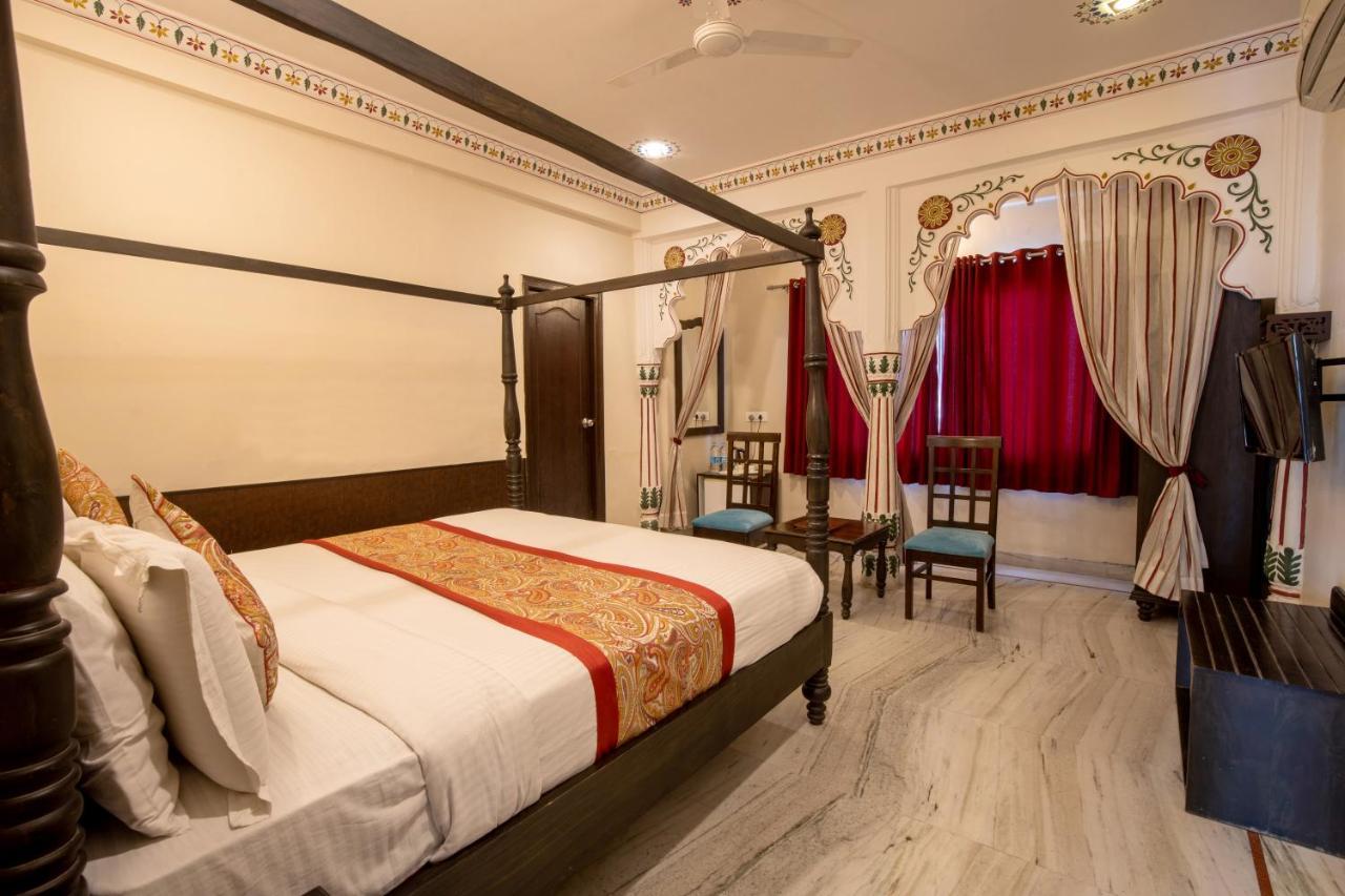Hotel Royal Pratap Niwas Udaipur Kültér fotó