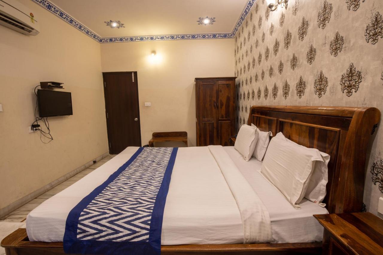 Hotel Royal Pratap Niwas Udaipur Kültér fotó