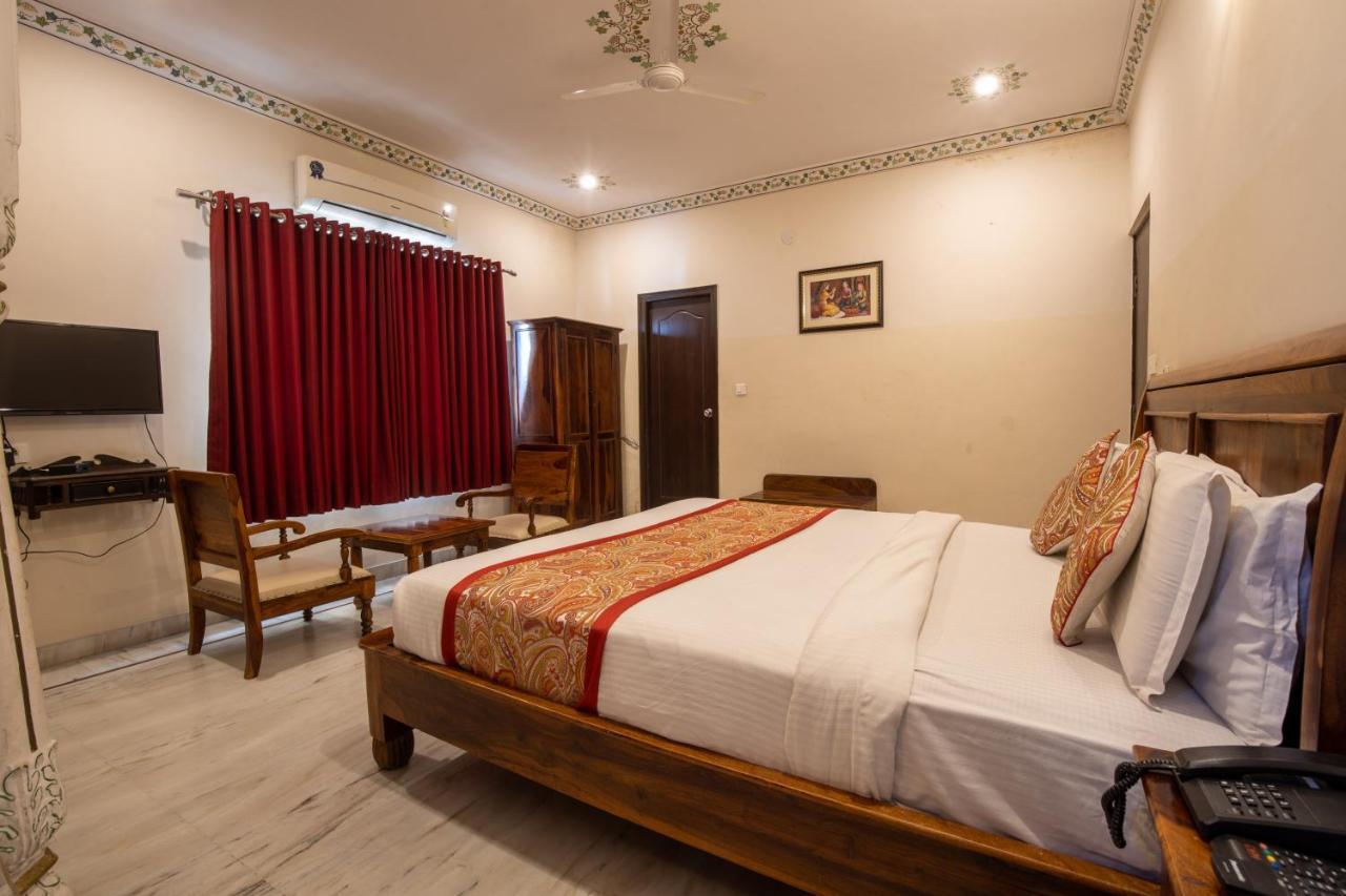 Hotel Royal Pratap Niwas Udaipur Kültér fotó