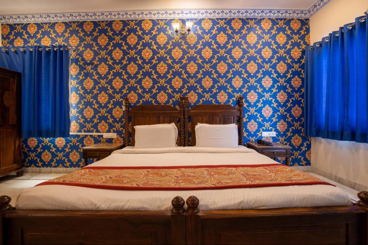 Hotel Royal Pratap Niwas Udaipur Kültér fotó