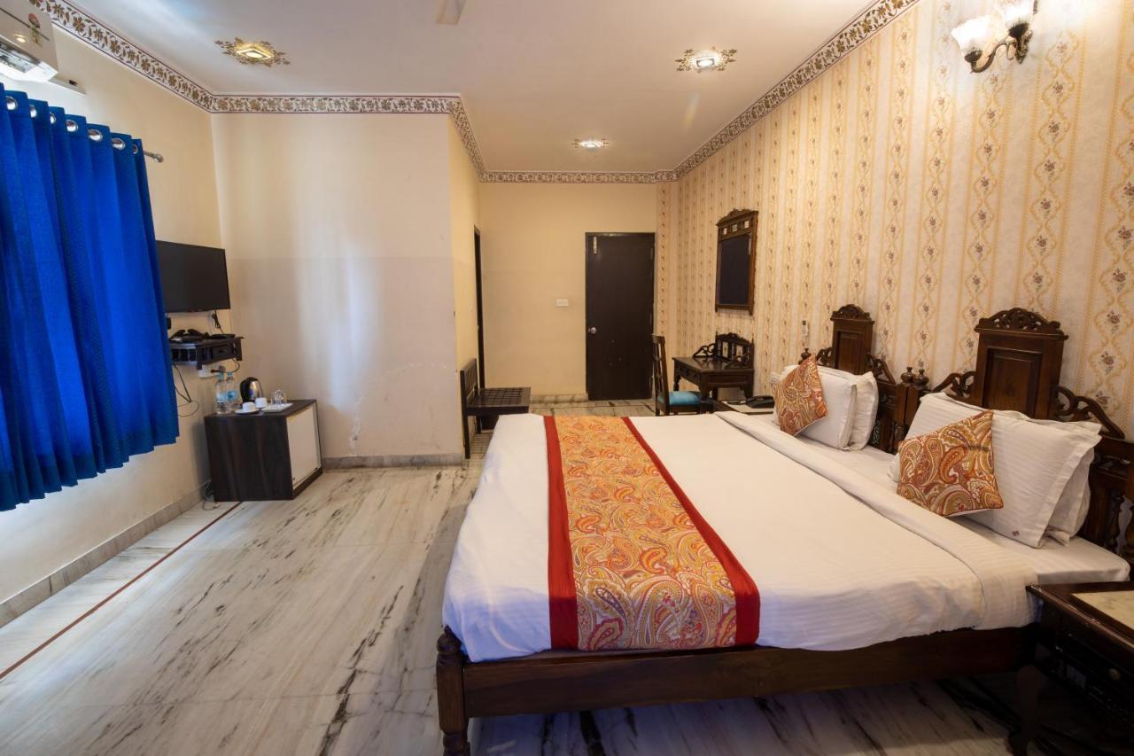 Hotel Royal Pratap Niwas Udaipur Kültér fotó