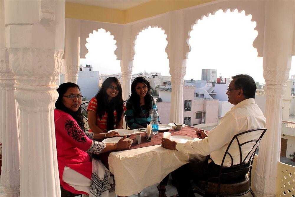 Hotel Royal Pratap Niwas Udaipur Kültér fotó