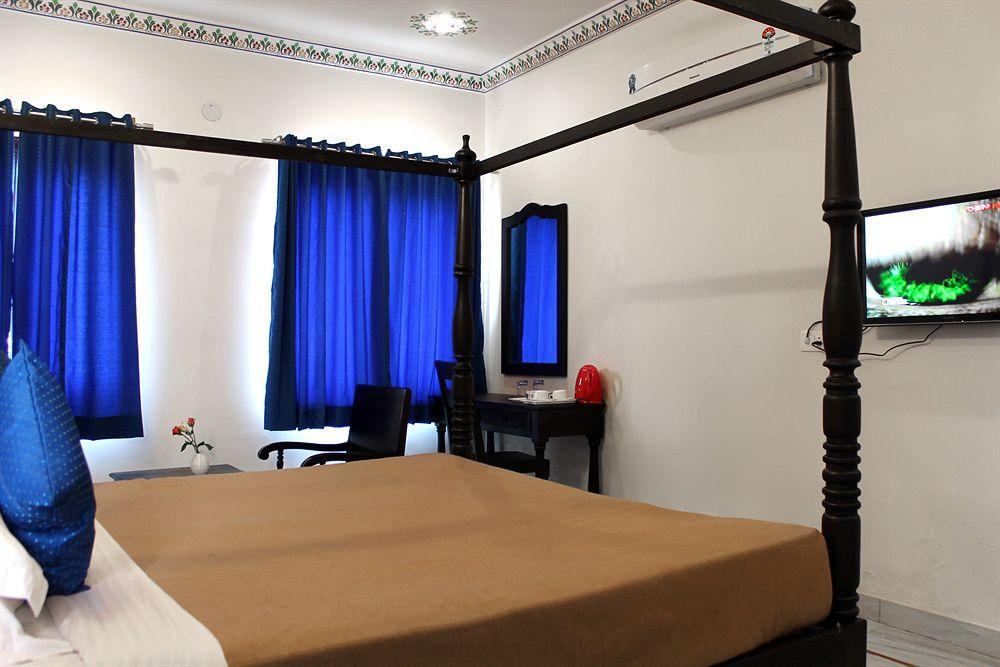 Hotel Royal Pratap Niwas Udaipur Kültér fotó