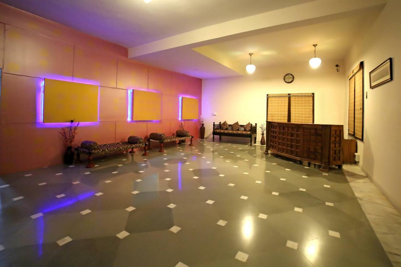 Hotel Royal Pratap Niwas Udaipur Kültér fotó