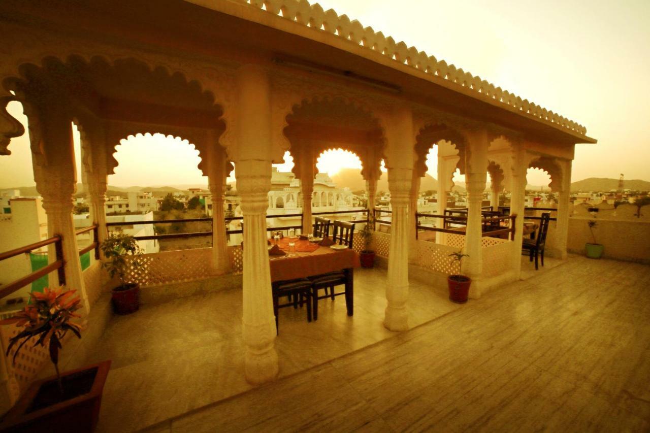 Hotel Royal Pratap Niwas Udaipur Kültér fotó