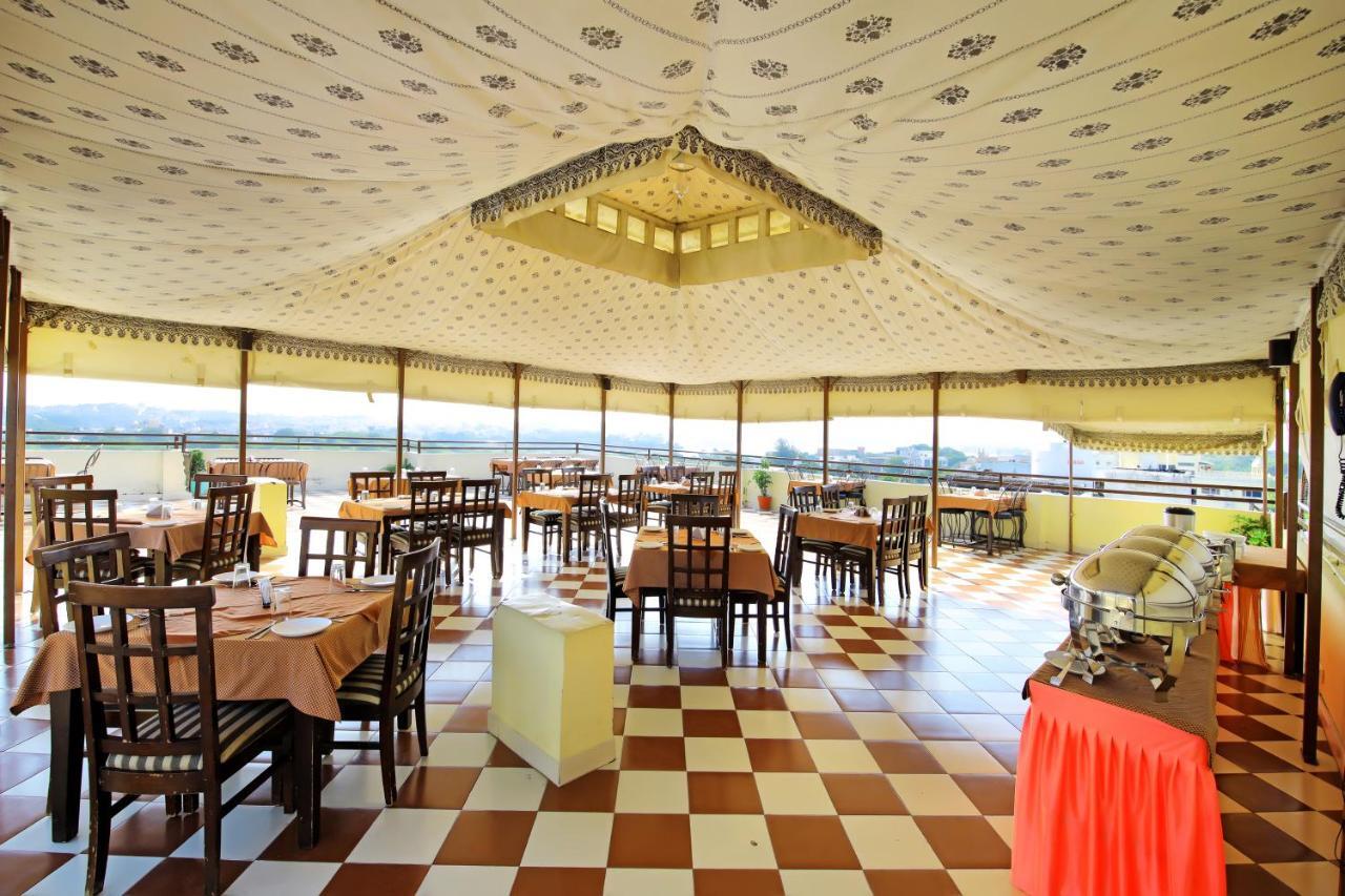 Hotel Royal Pratap Niwas Udaipur Kültér fotó